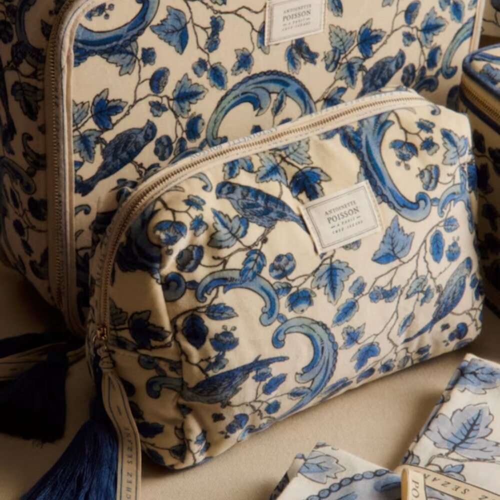Sézane x Antoinette Poisson NWT Toiletry Bag in Blue Birds Print - Picture 3 of 5
